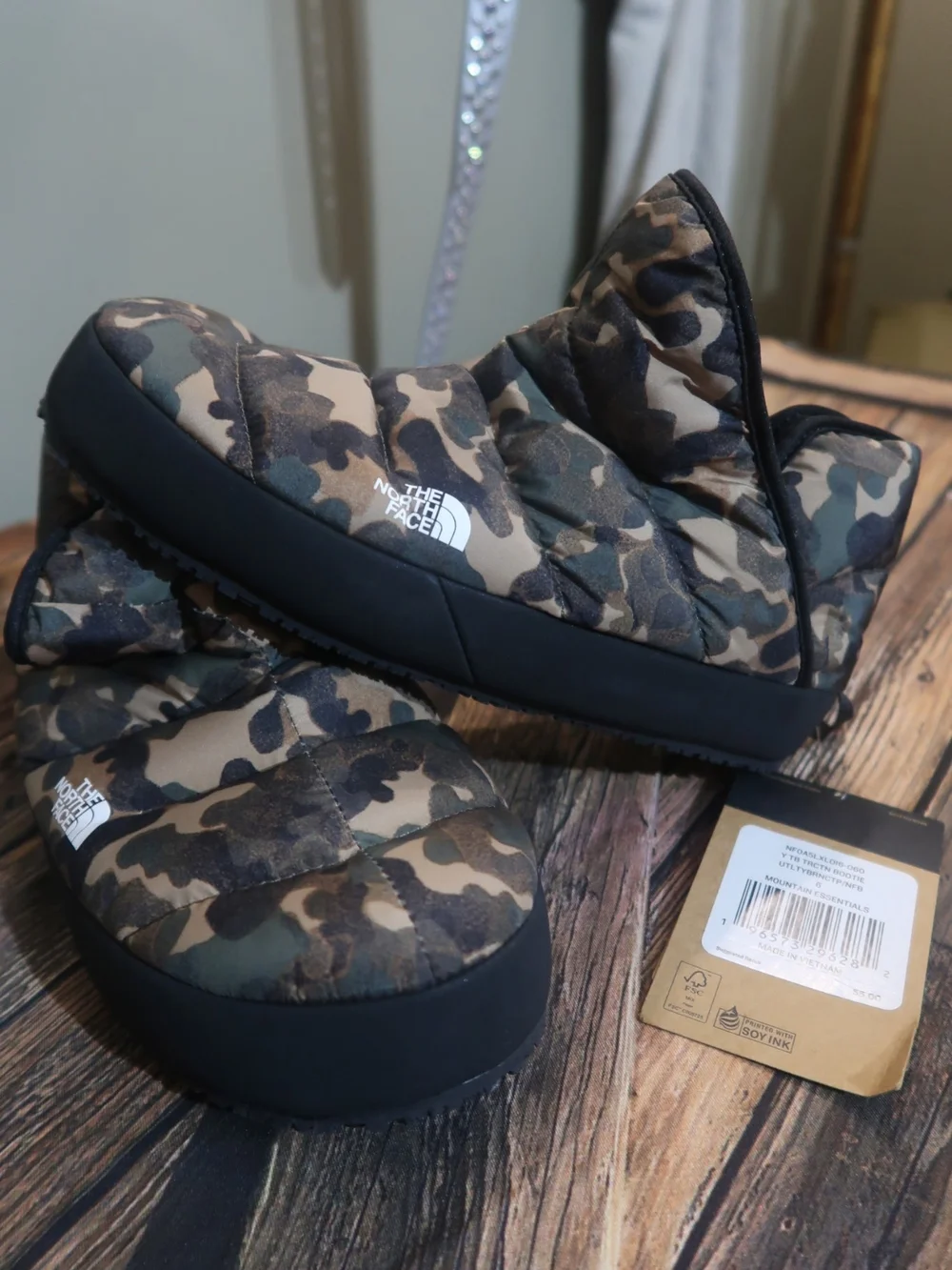 Youth Sz 6 The North Face Puffer Slipper Camo Print NWT